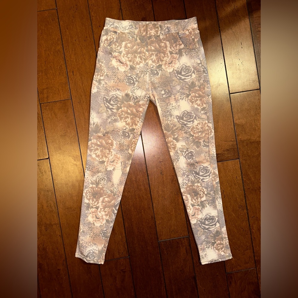 Coco + Carmen pull on pants